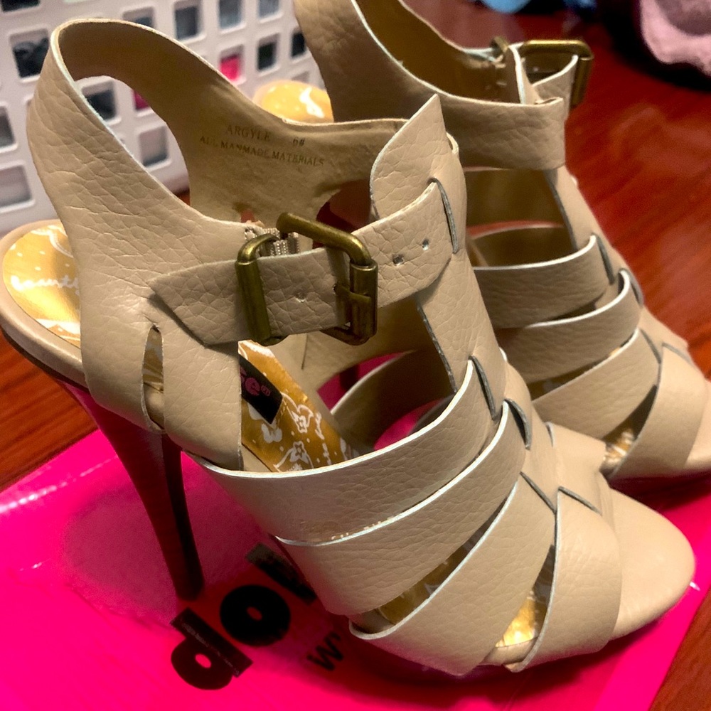 Dollhouse tan heels!